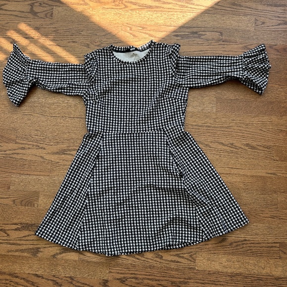 kate spade Dresses & Skirts - Kate Spade Houndstooth 3/4 Ruffle Sleeves Stretch Ponte Crepe Fit & Flare Dress